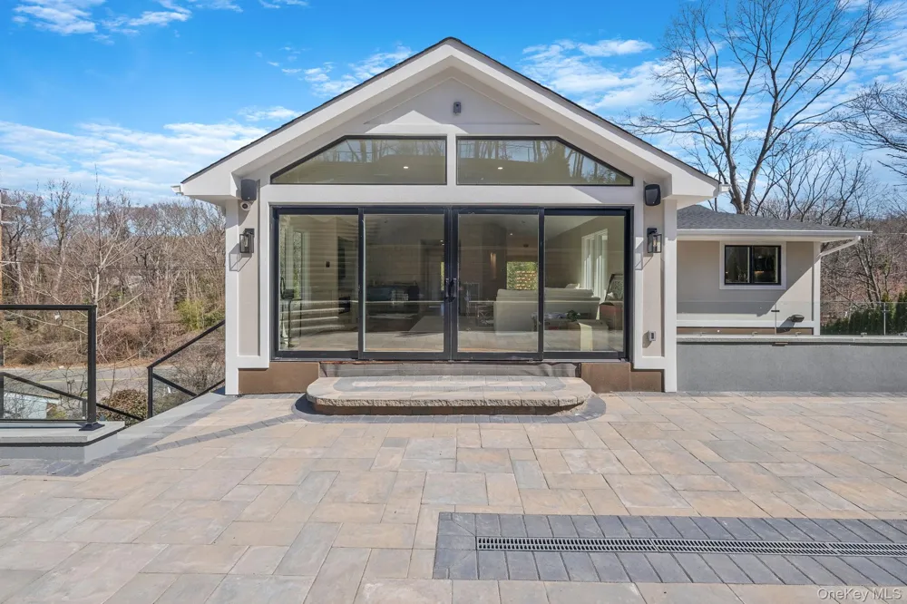 150 Sugar Toms Lane East Norwich, NY 11732