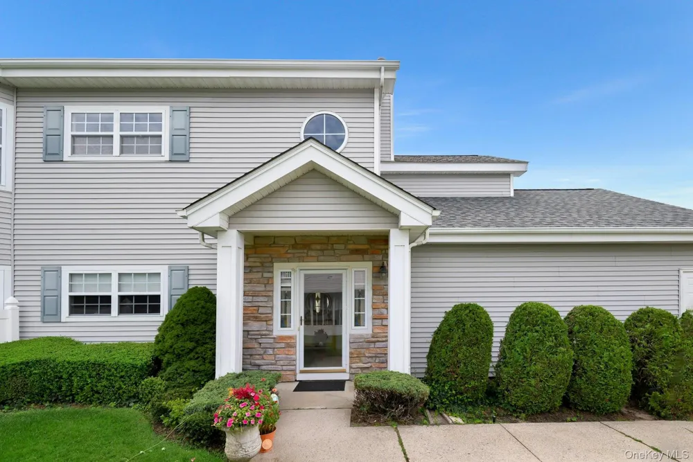 533 Highland Court Moriches, NY 11955