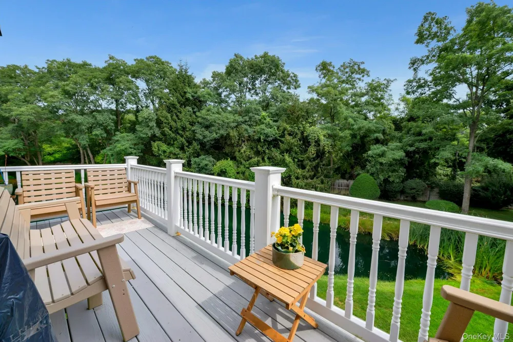 533 Highland Court Moriches, NY 11955