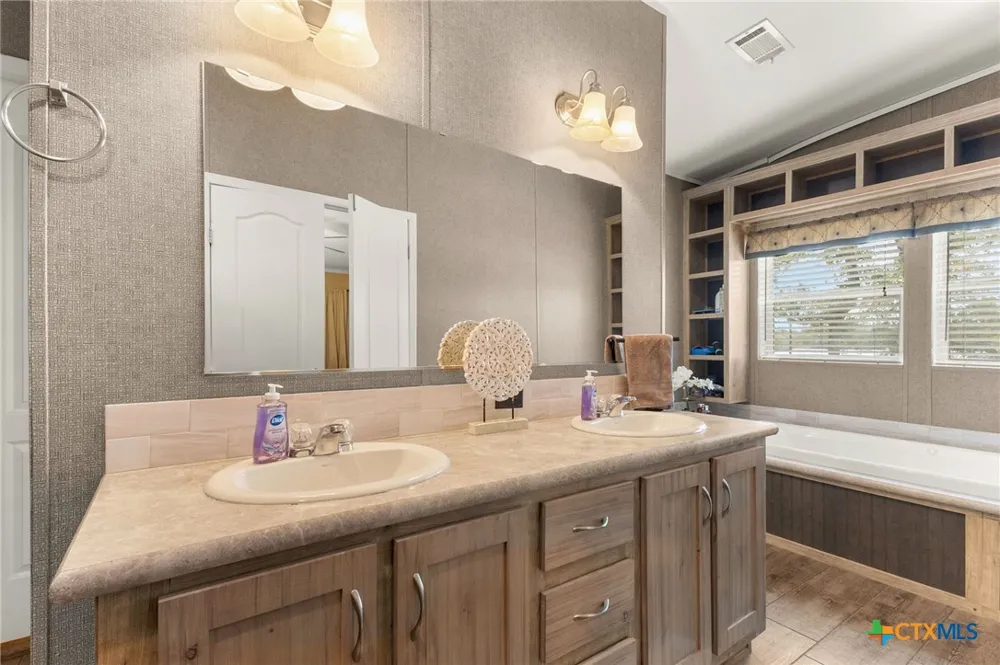 159 High Sierra Drive Seguin, TX 78155