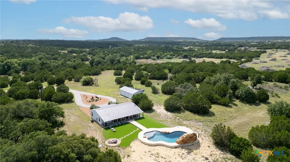 13770 Private Road 3642 Kempner, TX 76539