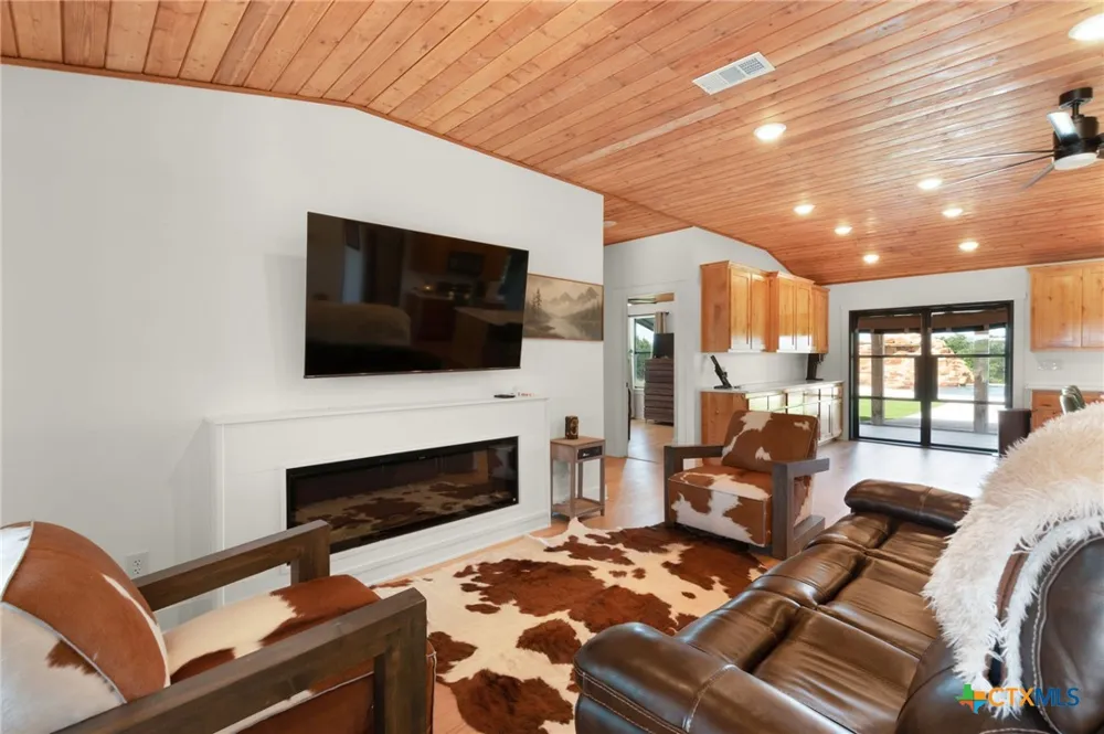 13770 Private Road 3642 Kempner, TX 76539