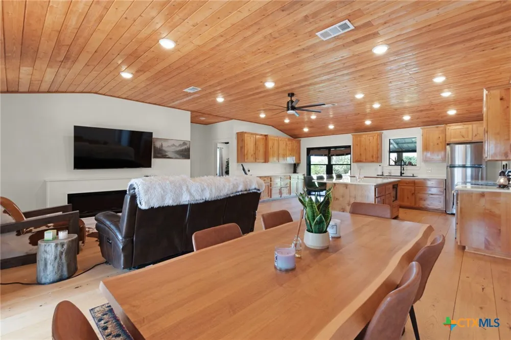 13770 Private Road 3642 Kempner, TX 76539