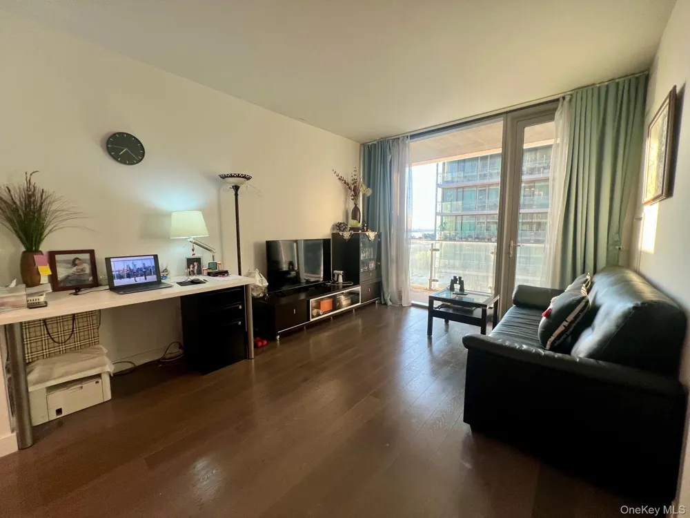 13103 40th Road #11K Flushing, NY 11354