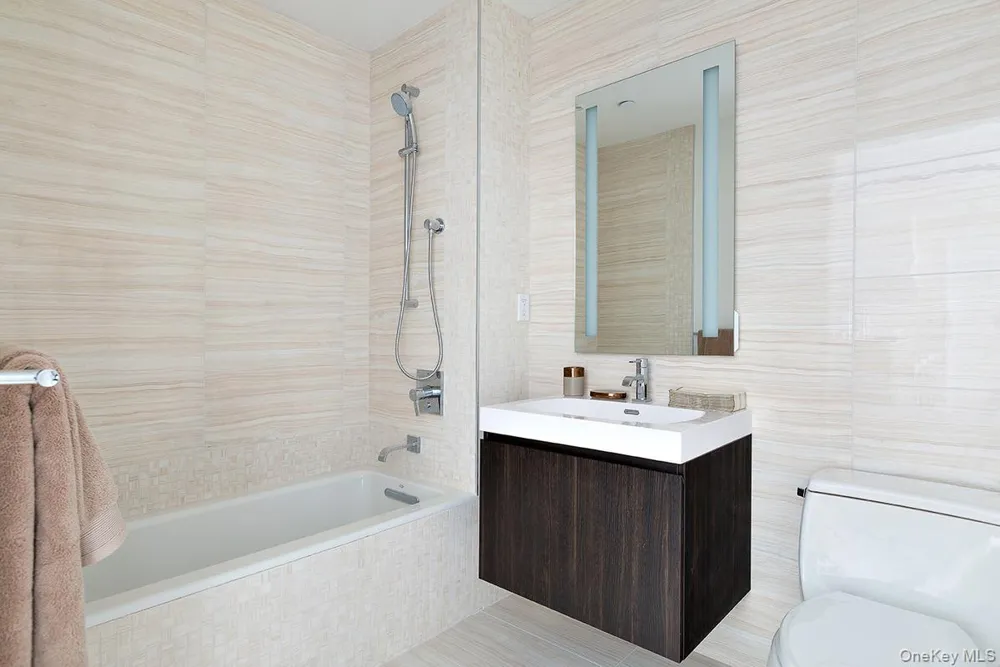 13103 40th Road #11K Flushing, NY 11354