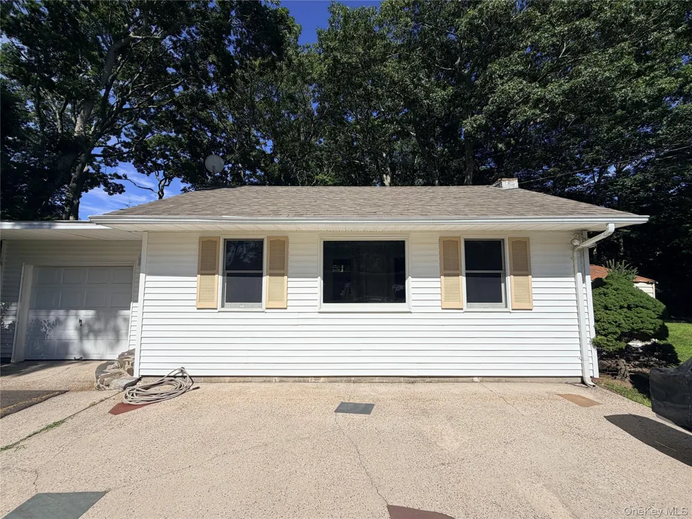 40 Hampton Street Westhampton Beach, NY 11978