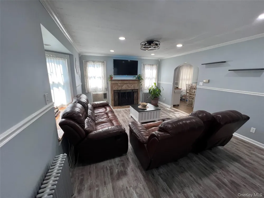 11 Bonaparte Place Baldwin, NY 11510