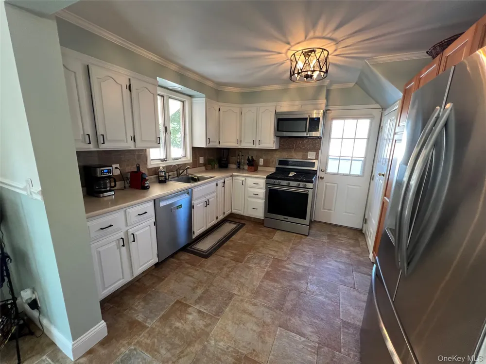 11 Bonaparte Place Baldwin, NY 11510