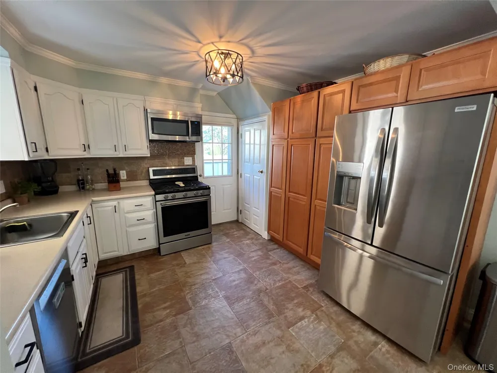 11 Bonaparte Place Baldwin, NY 11510