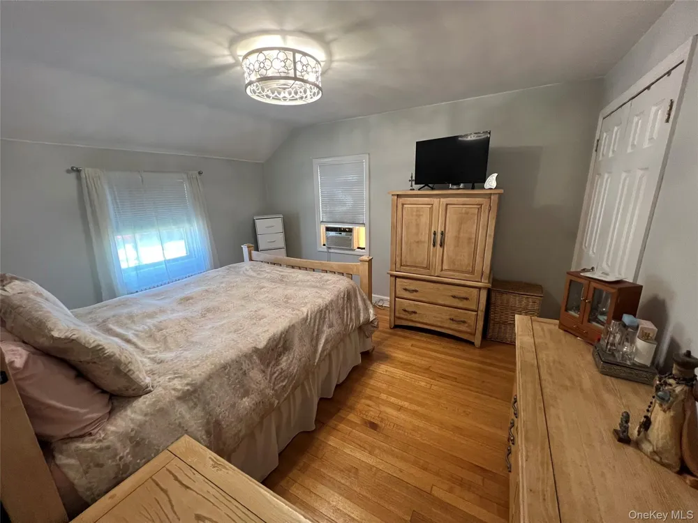 11 Bonaparte Place Baldwin, NY 11510