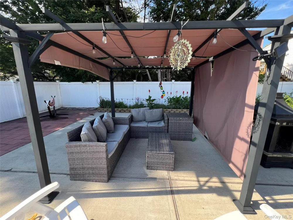 11 Bonaparte Place Baldwin, NY 11510