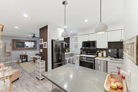 2 Bryant Crescent ##1N