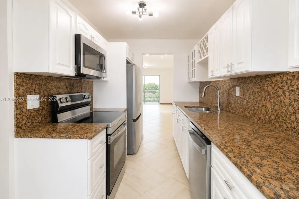 3120 Pine Island Rd #403 Sunrise, FL 33351