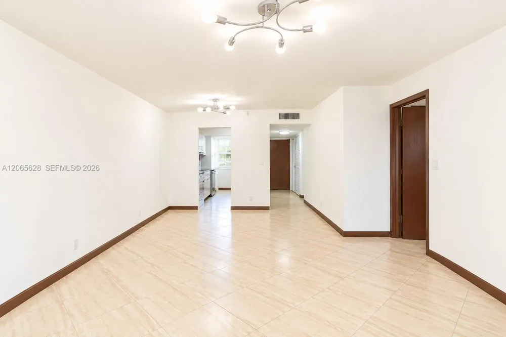 3120 Pine Island Rd #403 Sunrise, FL 33351