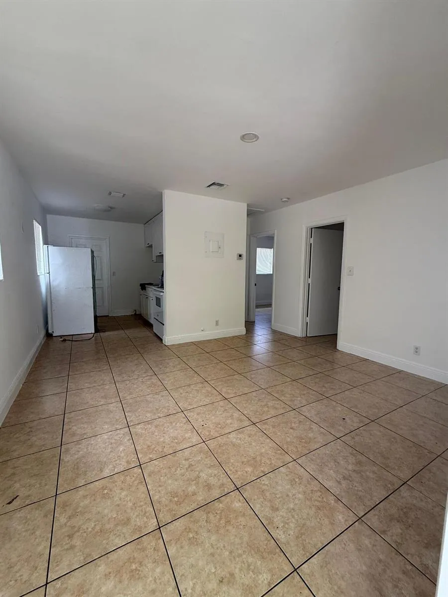 760 NW 4TH STREET #2 Hallandale Beach, FL 33009