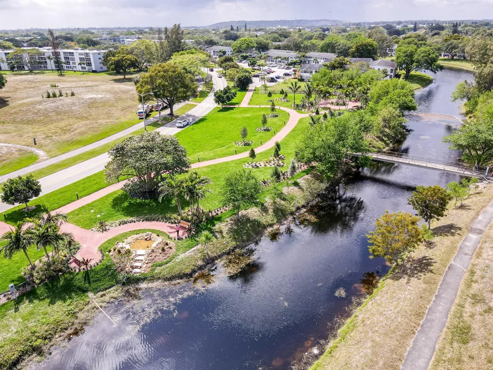 279 Tilford M Deerfield Beach, FL 33442