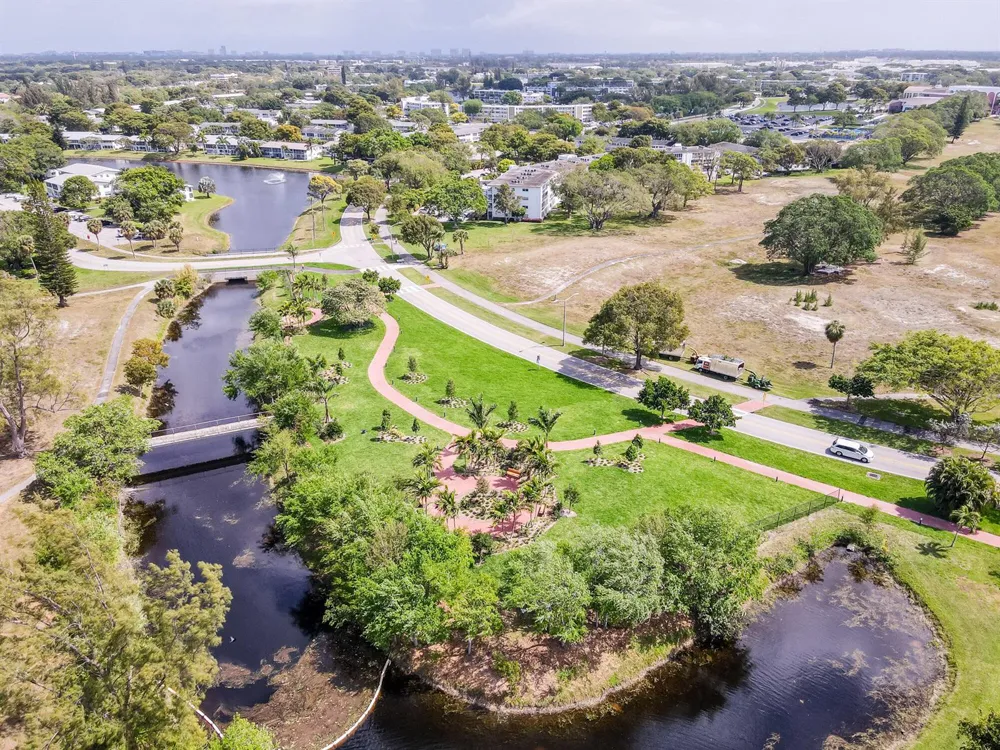 279 Tilford M Deerfield Beach, FL 33442