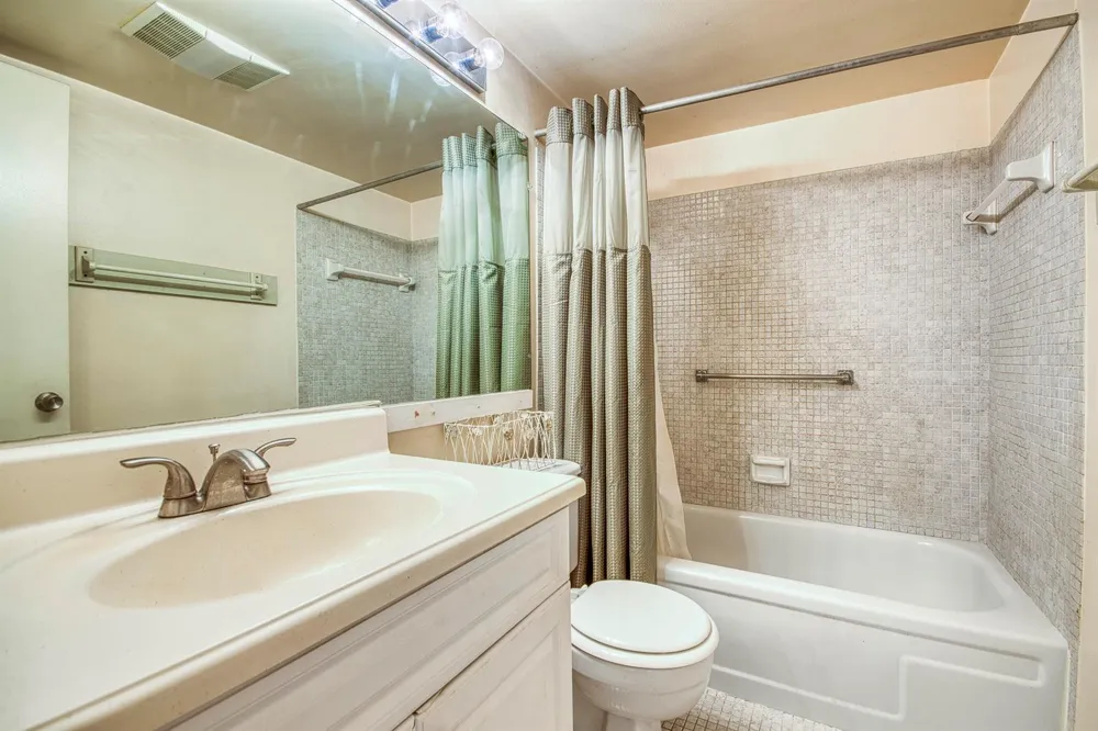 279 Tilford M Deerfield Beach, FL 33442