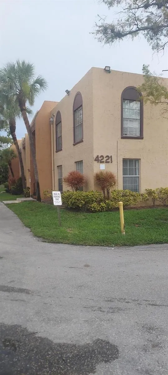 4221 NW 19TH STREET NW #296 Lauderhill, FL 33313