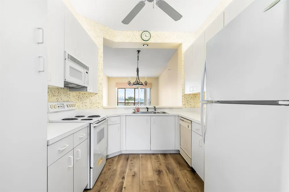 7904 Trent Drive #410 Tamarac, FL 33321