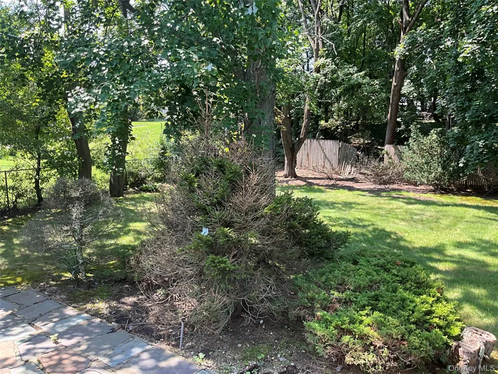 195 Central Park Road Plainview, NY 11803