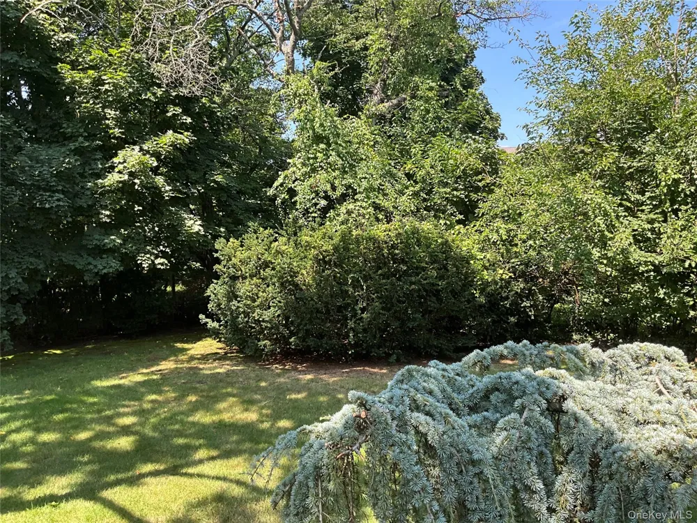 195 Central Park Road Plainview, NY 11803
