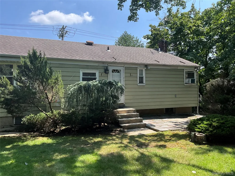 195 Central Park Road Plainview, NY 11803