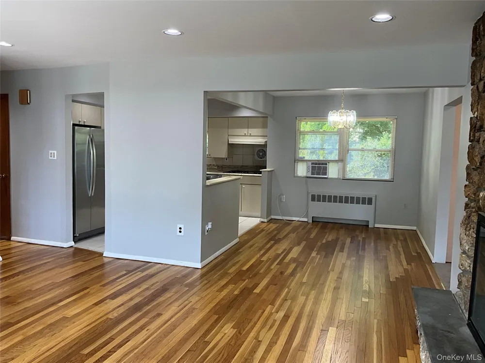 195 Central Park Road Plainview, NY 11803