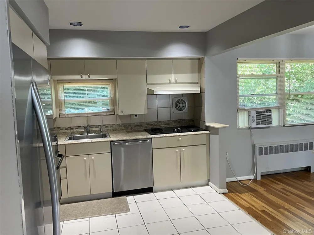 195 Central Park Road Plainview, NY 11803