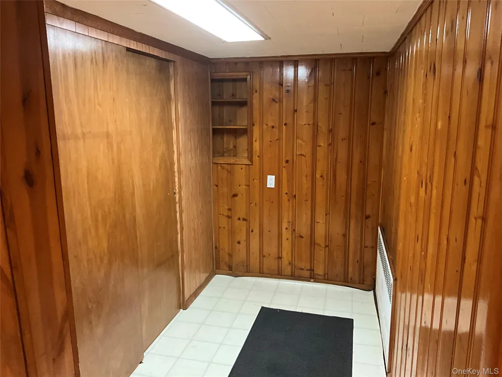 195 Central Park Road Plainview, NY 11803