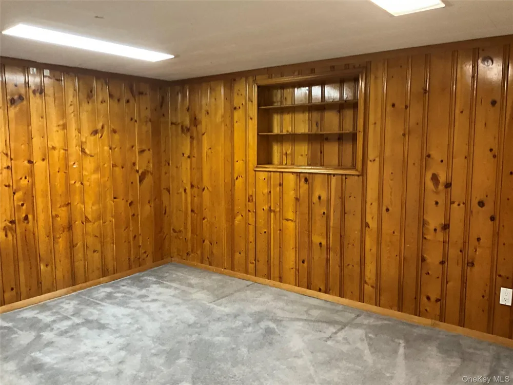 195 Central Park Road Plainview, NY 11803