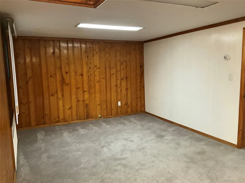 195 Central Park Road Plainview, NY 11803