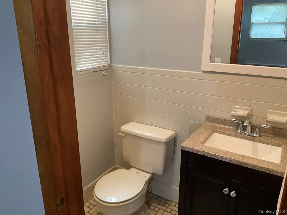 195 Central Park Road Plainview, NY 11803