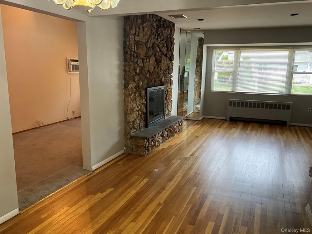 195 Central Park Road Plainview, NY 11803