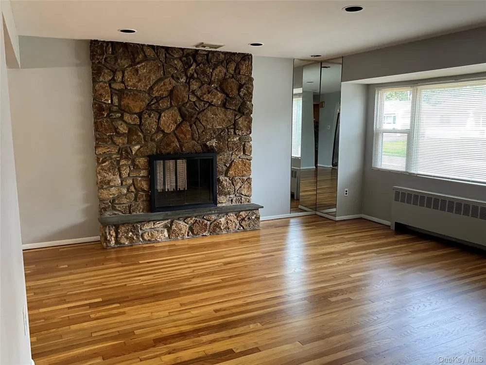 195 Central Park Road Plainview, NY 11803