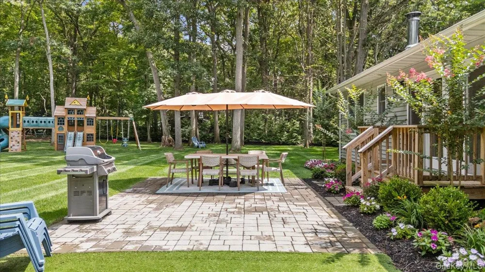 23 Overlook Drive Laurel Hollow, NY 11791