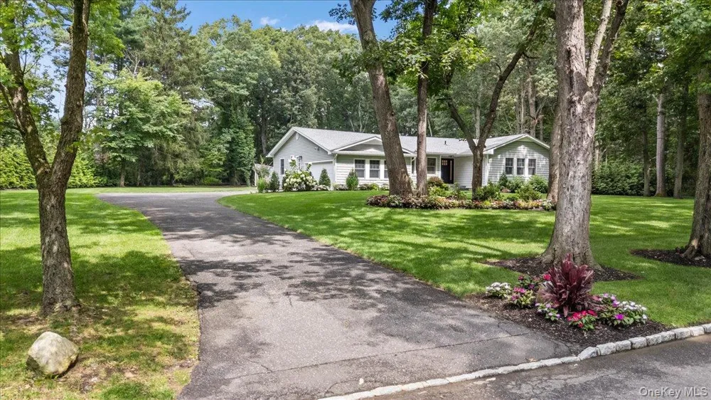 23 Overlook Drive Laurel Hollow, NY 11791