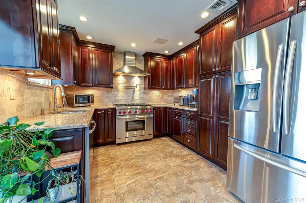 718 Farmers Avenue Bellmore, NY 11710