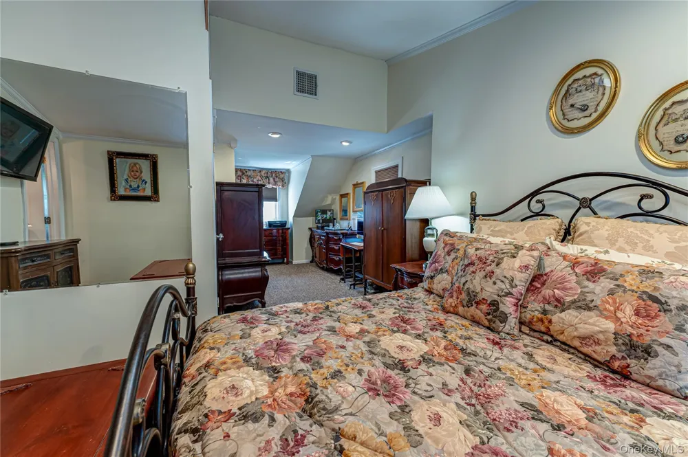 718 Farmers Avenue Bellmore, NY 11710