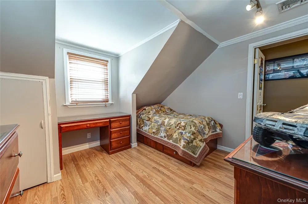 718 Farmers Avenue Bellmore, NY 11710