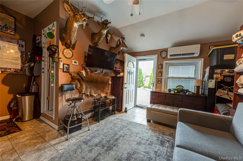 718 Farmers Avenue Bellmore, NY 11710