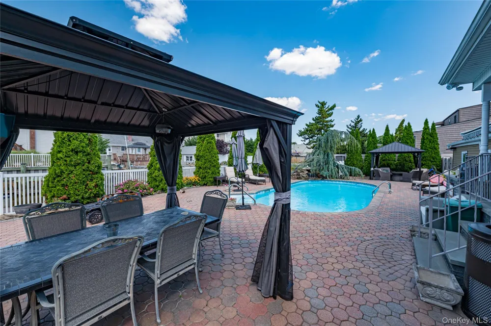 718 Farmers Avenue Bellmore, NY 11710