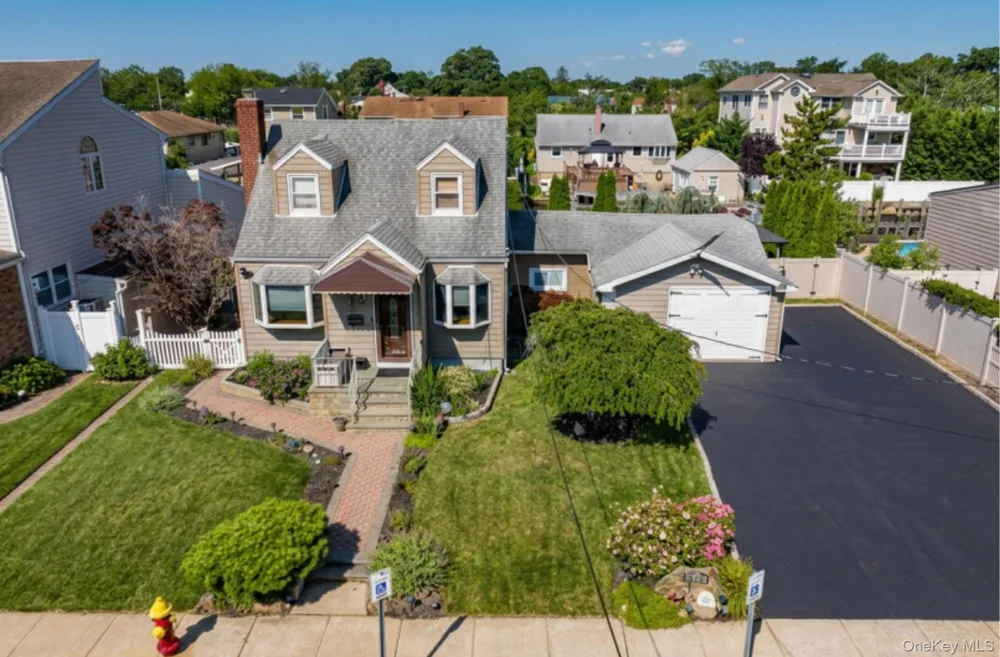 718 Farmers Avenue Bellmore, NY 11710