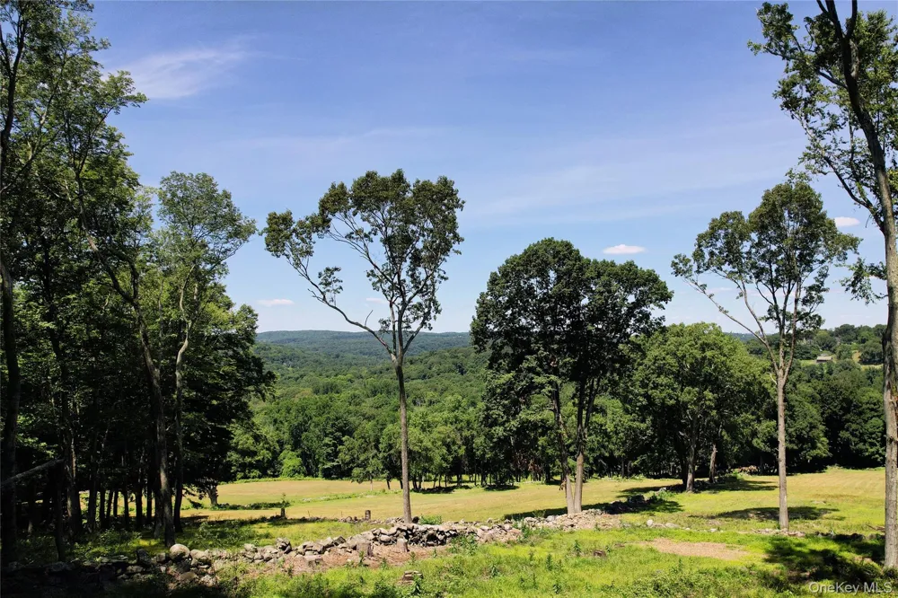 725 Croton Lake Road Bedford Corners, NY 10549