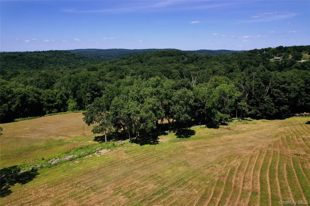 725 Croton Lake Road Bedford Corners, NY 10549