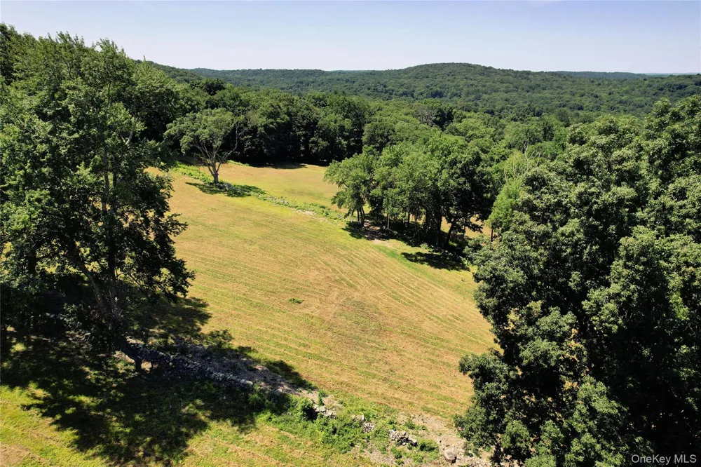 725 Croton Lake Road Bedford Corners, NY 10549