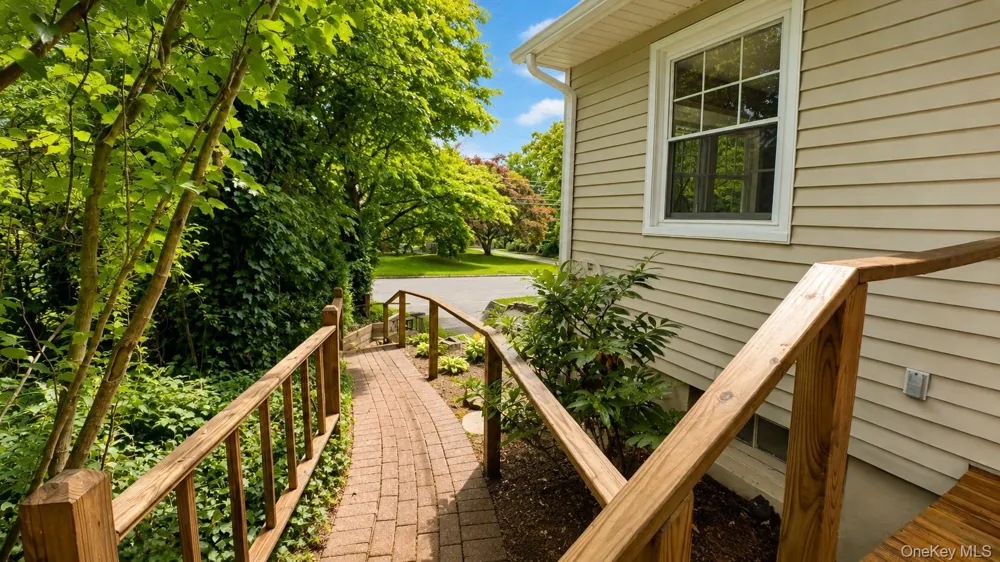 38 Hill Drive Glen Head, NY 11545