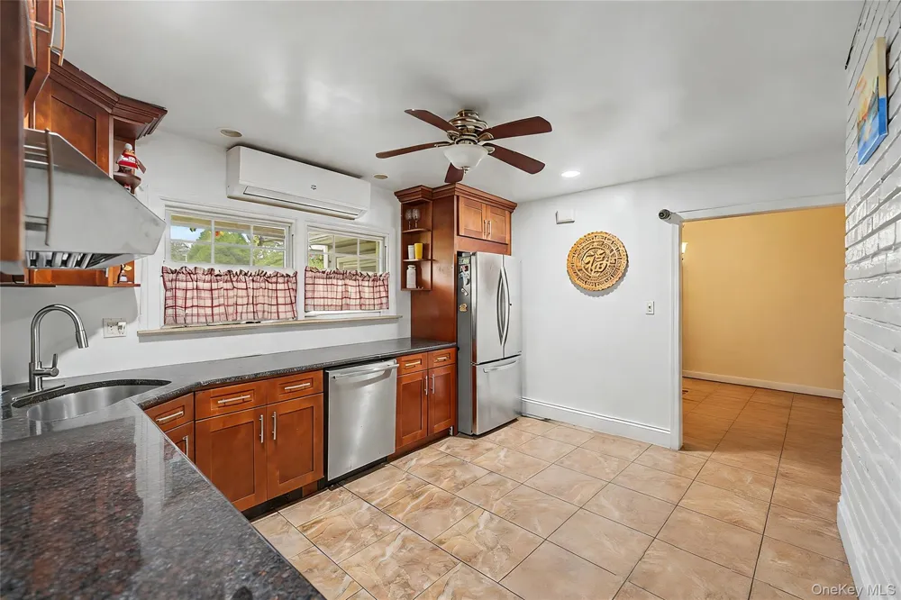 210 Spindle Road Hicksville, NY 11801