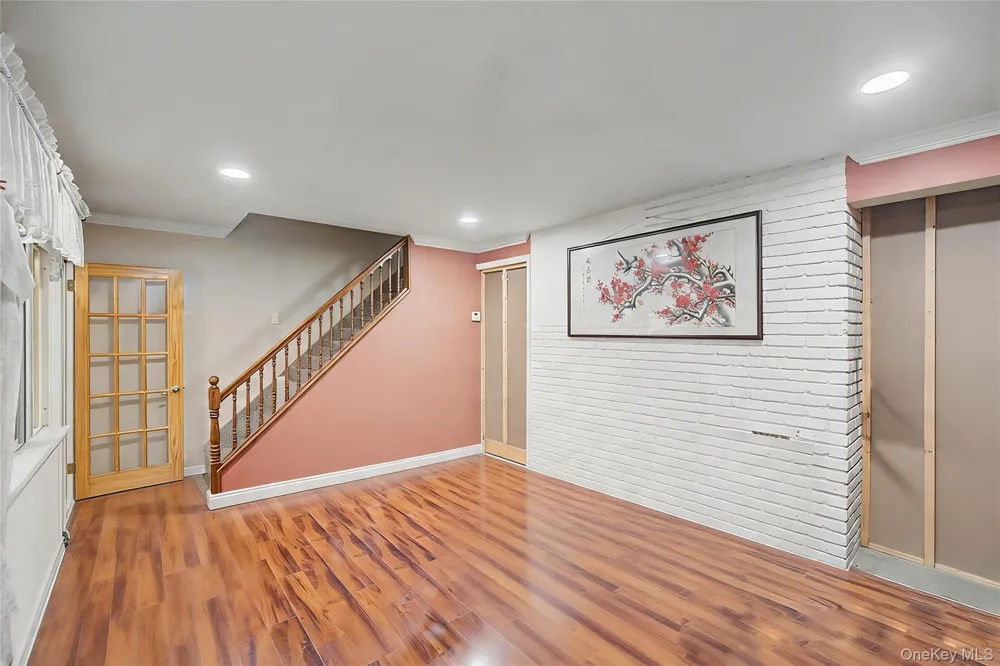 210 Spindle Road Hicksville, NY 11801