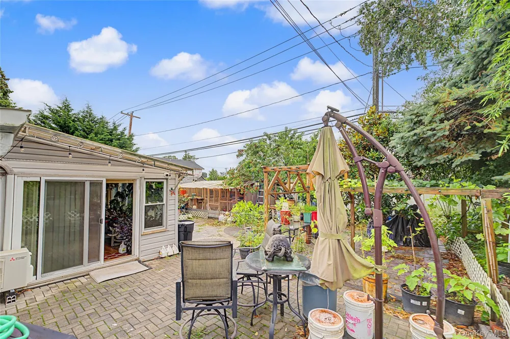 210 Spindle Road Hicksville, NY 11801